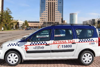 Фотография к новости: Прилетевшая из Египта семейная пара оставила вещи в такси Астаны