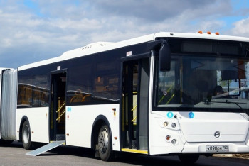 Фотография к новости:  Школьники из многодетных семей будут ездить бесплатно в автобусах Павлодара