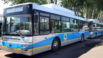 Фотография к новости: Терминалы для оплаты наличными установят в автобусах Алматы