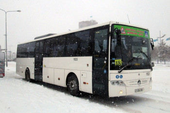 Фотография к новости: Вопросы о празднике Наурыз задали пассажирам автобусов Астаны