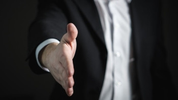 Фотография к новости: Несколько полицейских задержали в регионах Казахстана