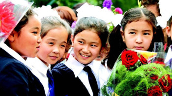 Фотография к новости: Шымкентские первоклассники заняли здание колледжа из-за нехватки мест в школах