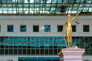 Фотография к новости: Работать до полуночи будут судьи в ЮКО 