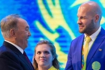 Фотография к новости: Спасибо за всё, господин Президент – боксер Василий Левит