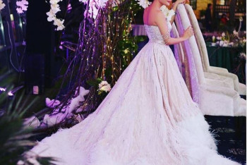 Фотография к новости: Фото со свадьбы дочери опубликовала продюсер Баян Алагузова