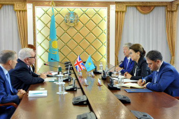 Фотография к новости: Назарбаева приняла посла Великобритании