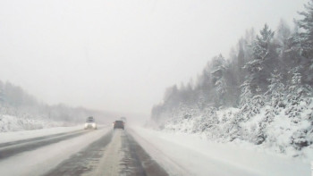 Фотография к новости: В ВКО автомобилистам вновь рекомендуют отказаться от длительных поездок 