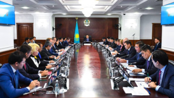 Фотография к новости: Сагинтаев обсудил с  банкирами вопросы кредитования реального сектора экономики