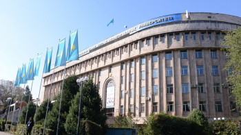 Фотография к новости: Нурсултан Назарбаев поздравил КазНПУ с 90-летием