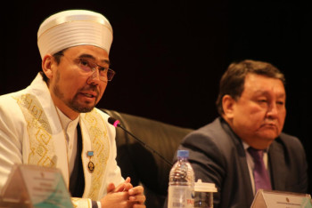 Фотография к новости: Мы не обязаны соблюдать чужую культуру и религию - Верховный муфтий РК