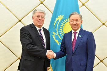 Фотография к новости: Нигматулин принял нового посла России в Казахстане