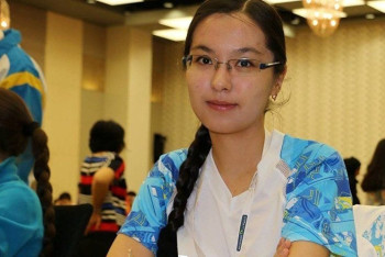 Фотография к новости: Динара Садуакасова признана лучшей шахматисткой 2017 года