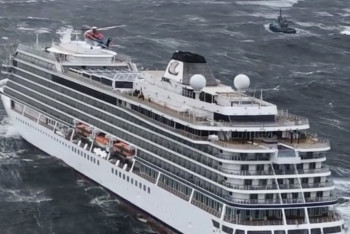 Фотография к новости: Власти Норвегии передумали эвакуировать пассажиров судна Viking Sky