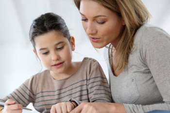 Фотография к новости: МОН запретил давать домашние задание ученикам на выходные и праздники