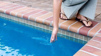 Фотография к новости:  Женщину и ребёнка убило током в Шымкенте