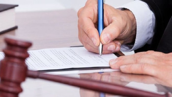 Фотография к новости: Бывший аким Усть-Каменогорска судится с полицейскими