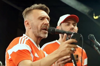 Фотография к новости: Слепаков и Шнуров извинились перед футболистами сборной России