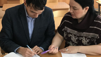 Фотография к новости: Впервые оговорены три важных аспекта для учительства – костанайцы "О статусе педагога"