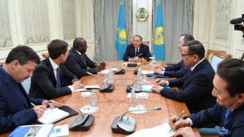 Фотография к новости: Назарбаев провел встречу с исполнительным секретарем ПК ОДВЗЯИ