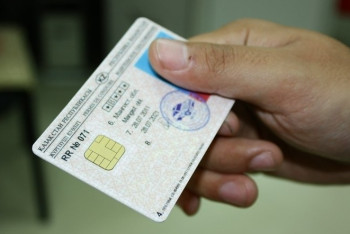 Фотография к новости: Выдававшего водительские права без экзамена экс-полицейского судят в Костанайской области