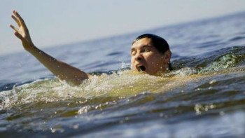 Фотография к новости:  Пенсионерка и юноша чуть не утонули в Костанайской области