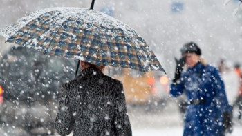 Фотография к новости: Штормовое предупреждение объявлено в ряде регионов РК