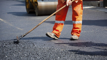 Фотография к новости: В Алматы ремонтом тротуаров и остановочных карманов займутся частники 