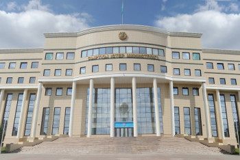 Фотография к новости: МИД: Среди жертв наводнения в Индонезии казахстанцев нет 