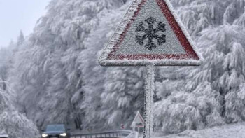 Фотография к новости: В трёх областях Казахстана из-за погодных условий перекрыты участки автотрасс