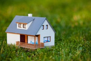 Фотография к новости: Выдавайте вовремя - Сапарбаев отчитал акимов за очередь на земли под ИЖС