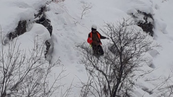 Фотография к новости: На трассе Усть-Каменогорск — Зыряновск сошло почти 5 тысяч кубометров снега