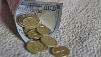 Фотография к новости: KASE: Курс доллара составил 367 тенге