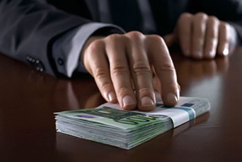 Фотография к новости: Два прокурора задержаны при получении взятки в Приозерске