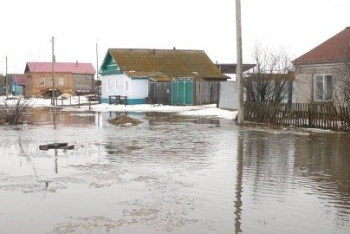 Фотография к новости: Подтопление домов грозит жителям двух районов и города в ВКО