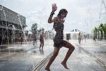 Фотография к новости: В Казахстан приходит жара: на западе объявлено штормовое предупреждение