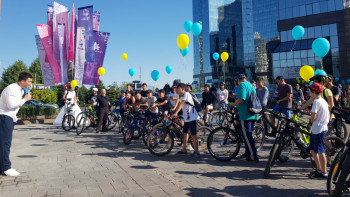 Фотография к новости: Велопробегом отметили алматинцы День столицы