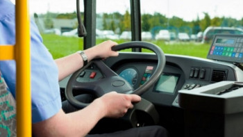 Фотография к новости: На жалобу астанчанки о входе в автобус через переднюю дверь ответили в "Астана LRT"