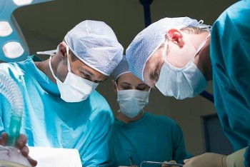 Фотография к новости: Врачи бесплатно восстановят череп сбитому на ВОАД ребёнку из Алматы