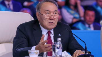 Фотография к новости: Назарбаев: Не надо витать в облаках, люди нуждаются в простых вещах