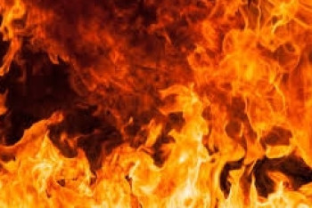 Фотография к новости: Частный дом загорелся около рынка "Тастак" в Алматы 