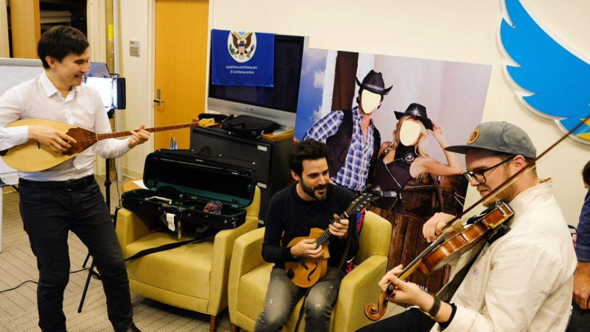  instagram.com/humminghouse