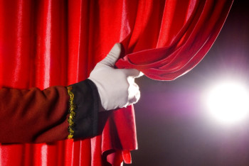 Фотография к новости: Билеты в театр подорожали в Казахстане