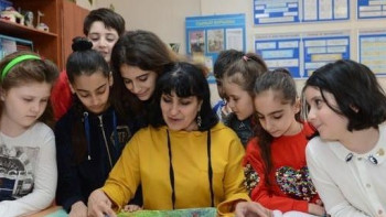 Фотография к новости: В АНК ознакомились с работой воскресных школ столицы