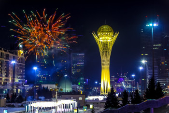 Фотография к новости: Новогодние салюты отгремели в Астане