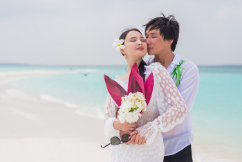 Фотография к новости: Кайрат Нуртас с супругой отмечают на Мальдивах оловянную свадьбу