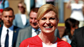 Фотография к новости: Казахстанские болельщики сделали селфи с президентом Хорватии