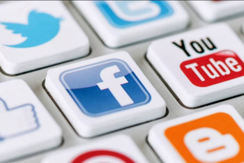 Фотография к новости: Причины сбоев работы соцсетей назвал Даурен Абаев 