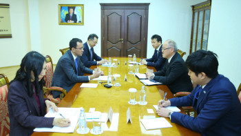 Фотография к новости: Ашимбаев рассказал иностранным послам о предстоящей работе партии "Nur Otan"