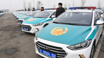 Фотография к новости: Авто и планшетами для составления протоколов обеспечили полицейских Алматы