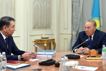 Фотография к новости: Все законы должны полностью соответствовать нормам Конституции - Назарбаев 